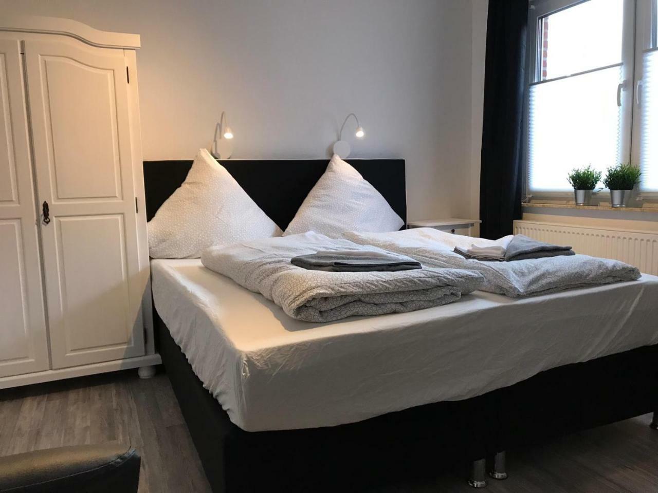 Kleine Moewe Aparthotel Neßmersiel Bagian luar foto